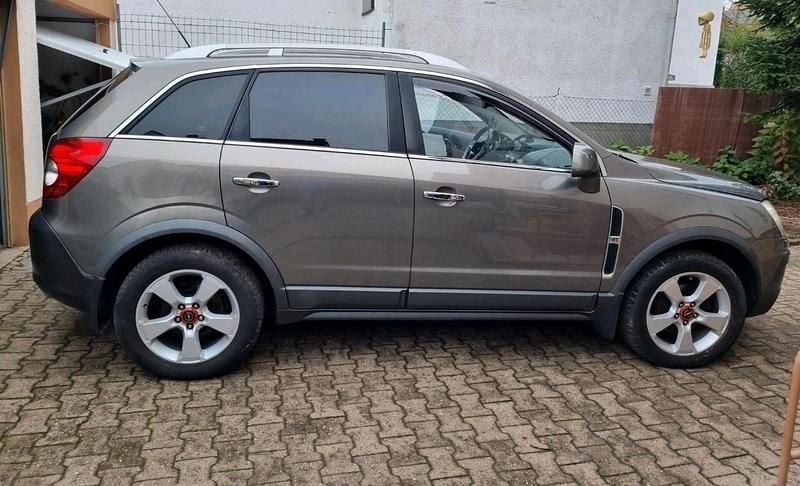 Silber Gebraucht 2007 Opel Antara Cosmo SUV | 8.900 € - Bild 1/4