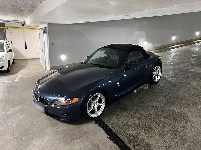 Gebraucht BMW Z4 192 PS (141 kW) 2004 Blau Cabrio