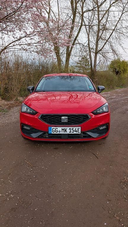 Gebraucht Seat Leon FR 204 PS (150 kW) 2022 Rot Limousine