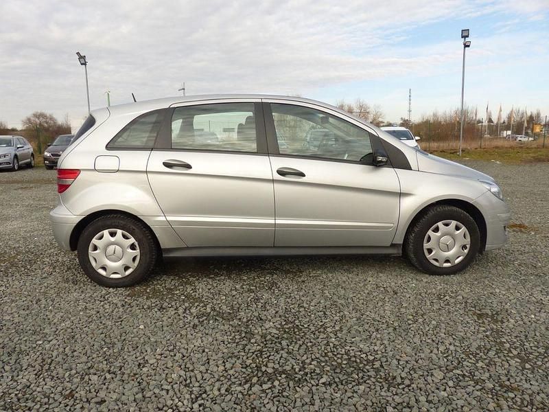 Gebraucht Mercedes B170 116 PS (85 kW) 2006 Silber Van / Kleinbus
