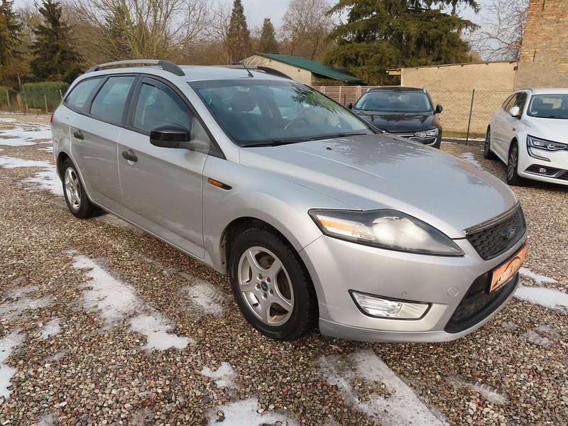 Gebraucht Ford Mondeo Ambiente 116 PS (85 kW) 2008 Kristallsilber metallic Kombi