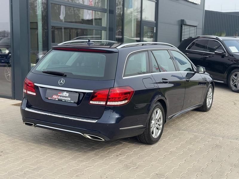 Gebraucht Mercedes E250 204 PS (150 kW) 2016 Blau Kombi