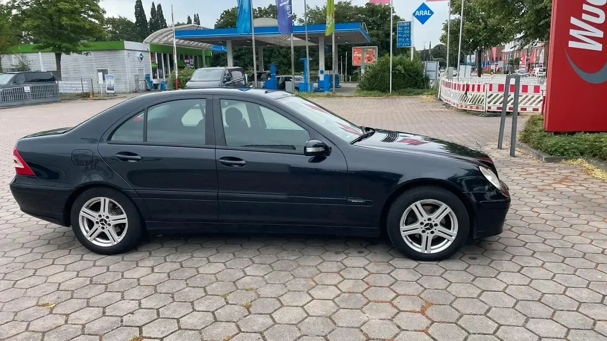 Gebraucht Mercedes C200 122 PS (89 kW) 2006 Schwarz Limousine