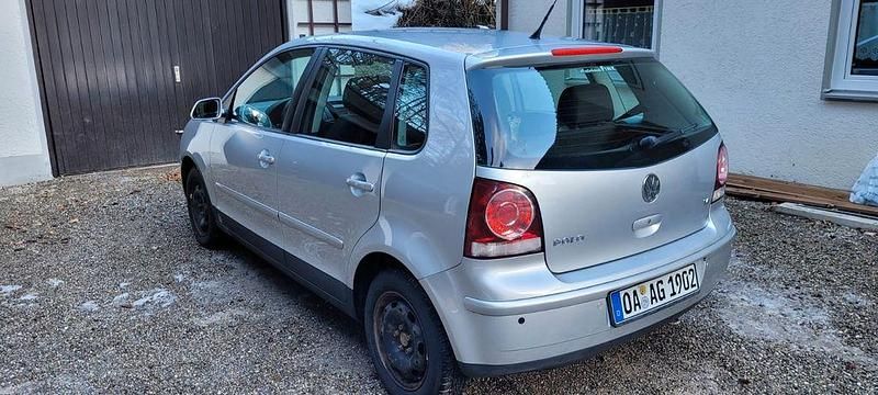 Gebraucht VW Polo Comfortline 75 PS (55 kW) 2005 Silber Kleinwagen