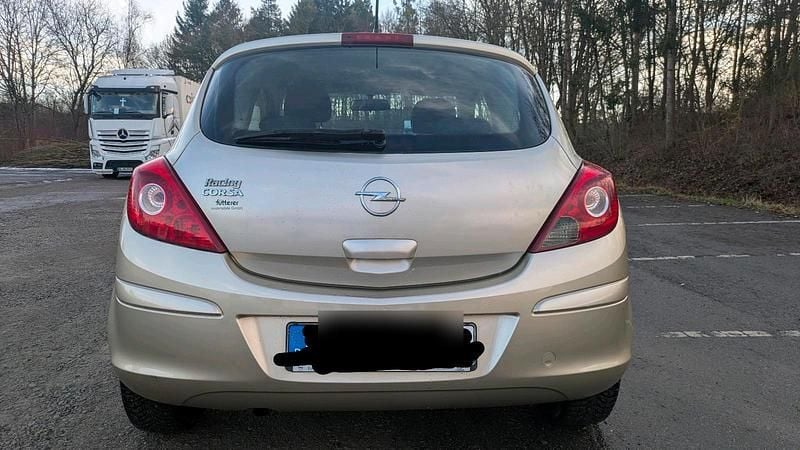 Gebraucht Opel Corsa 90 PS (66 kW) 2009 Gold Kleinwagen
