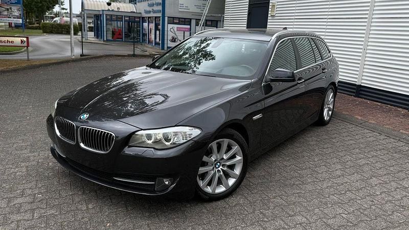 Grau Gebraucht 2011 BMW 530 Kombi | 10.900 € (Guter Preis) - Bild 1/4
