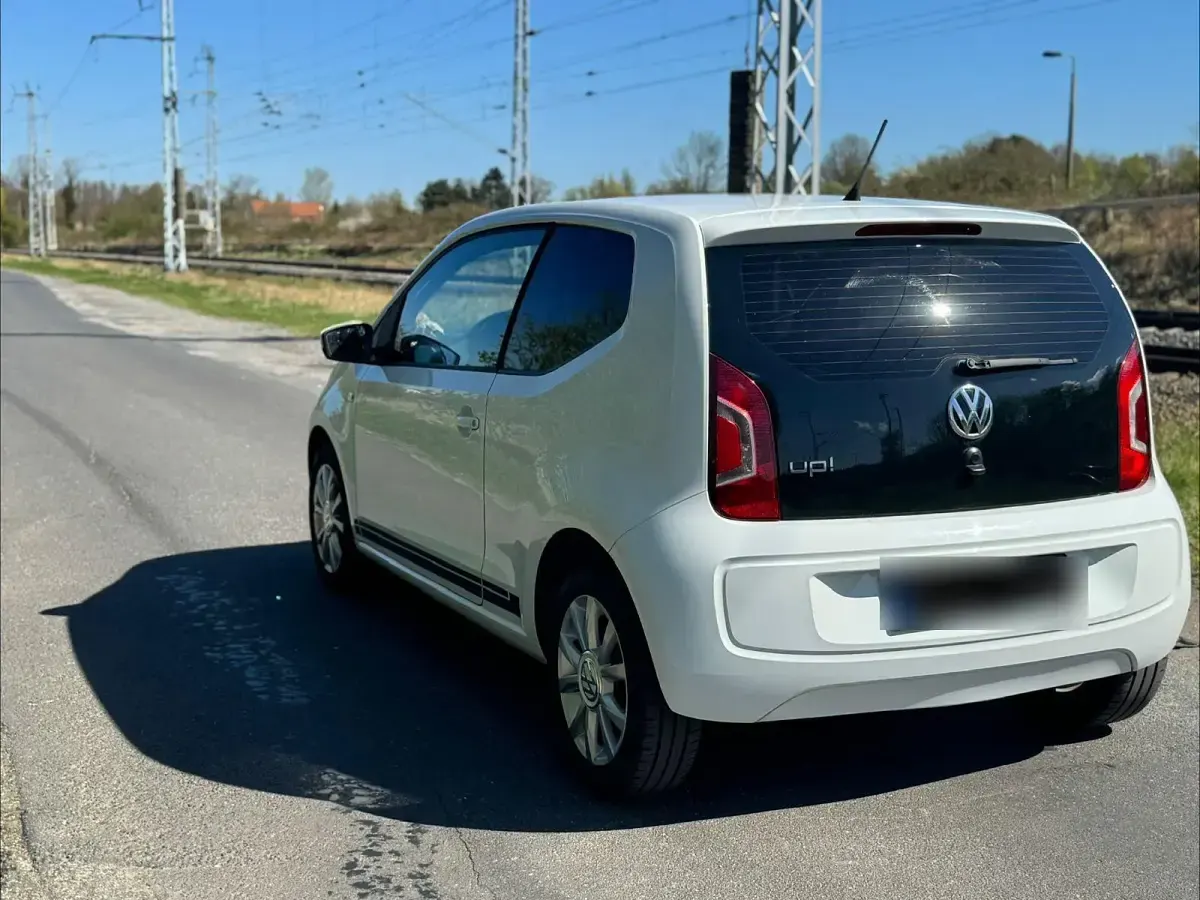 Second-hand VW up! CLUB 60 CP (44 kW) 2016 Alb Hatchback