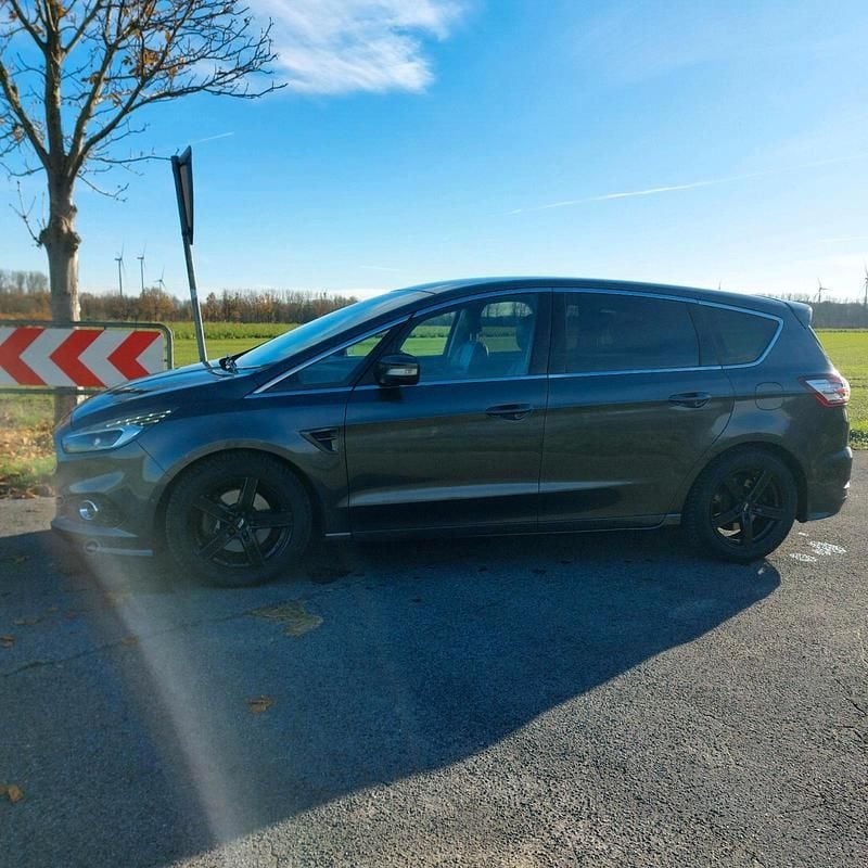 Gebraucht Ford S-MAX ST-Line 241 PS (177 kW) 2015 Grau Van / Kleinbus