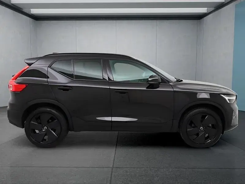 Gebraucht Volvo XC40 163 PS (119 kW) 2025 Schwarz SUV
