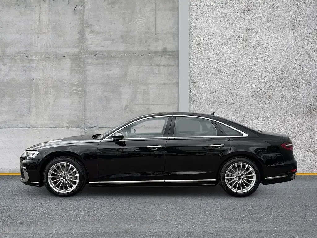 Gebraucht Audi A8 Ambiente 286 PS (210 kW) 2023 Schwarz Limousine