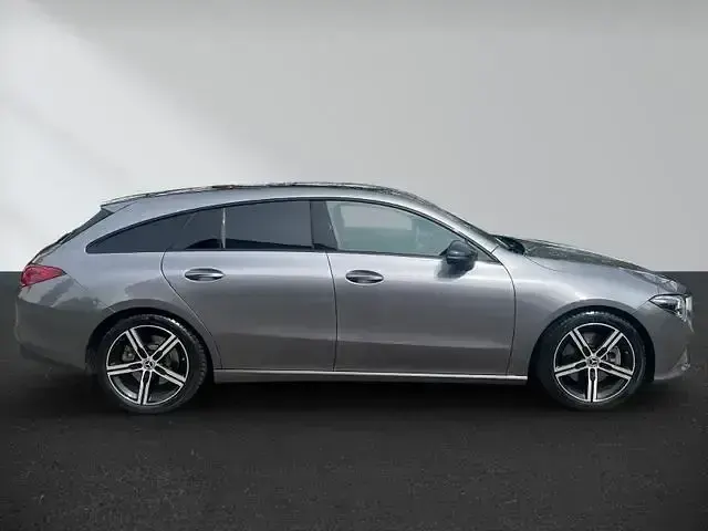 Gebraucht Mercedes CLA250e Shooting Brake 224 PS (164 kW) 2022 Grau Kombi