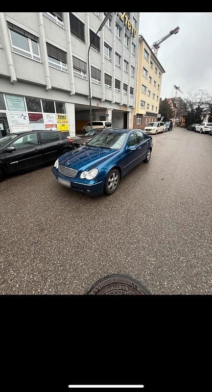 Gebraucht Mercedes C200 163 PS (119 kW) 2004 Blau Limousine