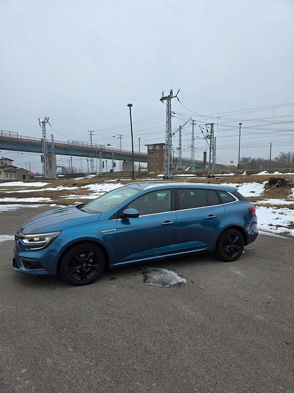 Gebraucht Renault Mégane GrandTour Bose Edition 132 PS (97 kW) 2016 Blau Kombi