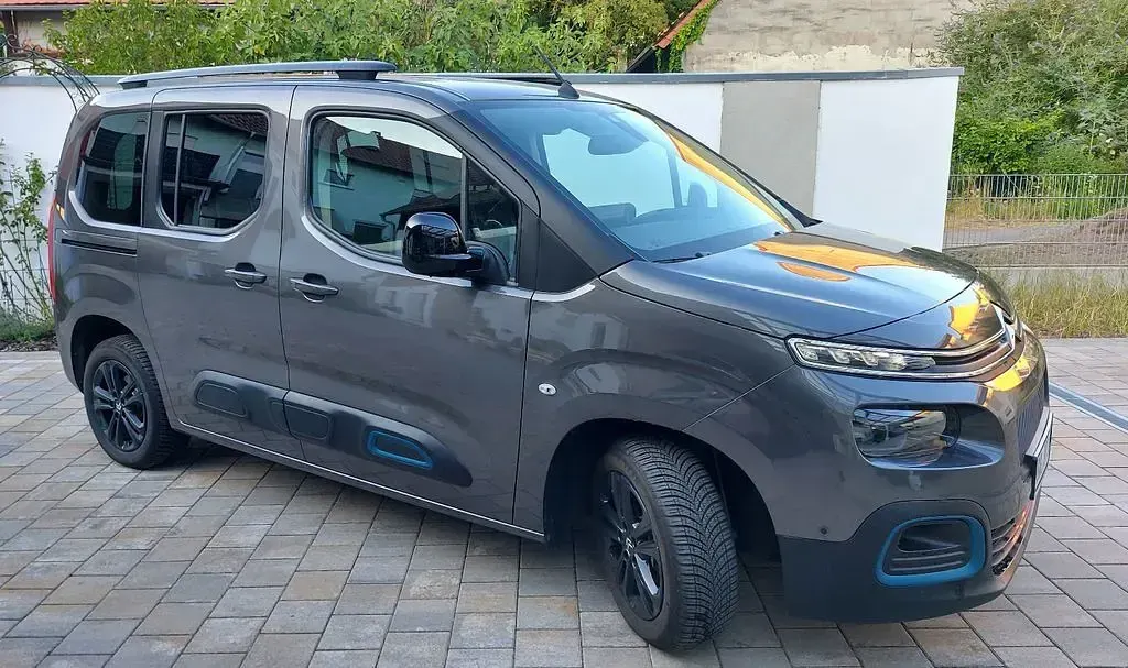 Gebraucht Citroën e-Berlingo Shine 100 kW (136 PS) 2023 Grau Van / Kleinbus