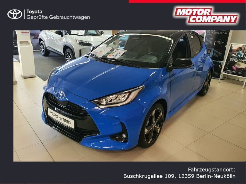 Neptune blue metallic, dach schwarz Gebraucht 2024 Toyota Yaris Hybrid Edition Limousine | 29.665 € (Etwas zu teuer) - Bild 1/4