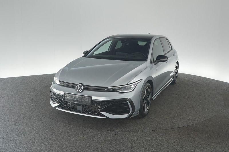 Silber Gebraucht 2024 VW Golf VIII R-line Limousine | 31.990 € (Fairer Preis) - Bild 1/4