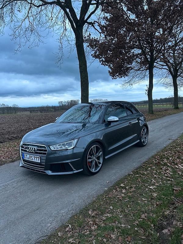 Grau Gebraucht 2015 Audi S1 Kleinwagen | 15.999 € (Fairer Preis) - Bild 1/4