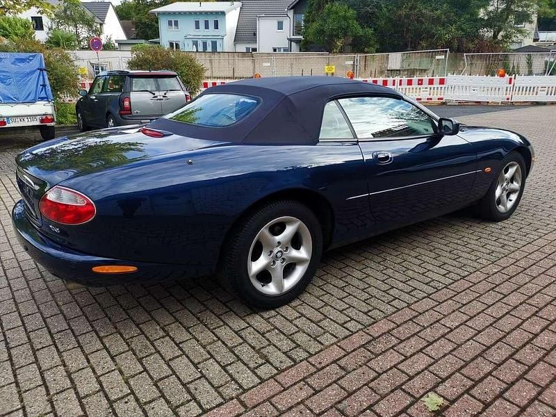 Gebraucht Jaguar XK8 284 PS (208 kW) 2001 Blau Cabrio