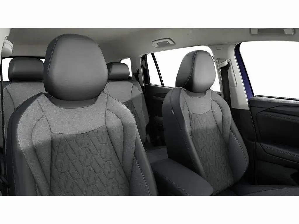 Gebraucht VW Tayron Life 150 PS (110 kW) 2025 Violett / ultra violett SUV