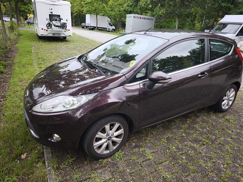 Gebraucht Ford Fiesta 68 PS (50 kW) 2011 Andere farben Kleinwagen