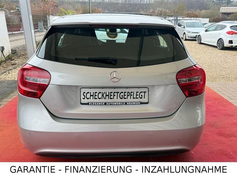 Gebraucht Mercedes A180 122 PS (89 kW) 2013 Silber Limousine