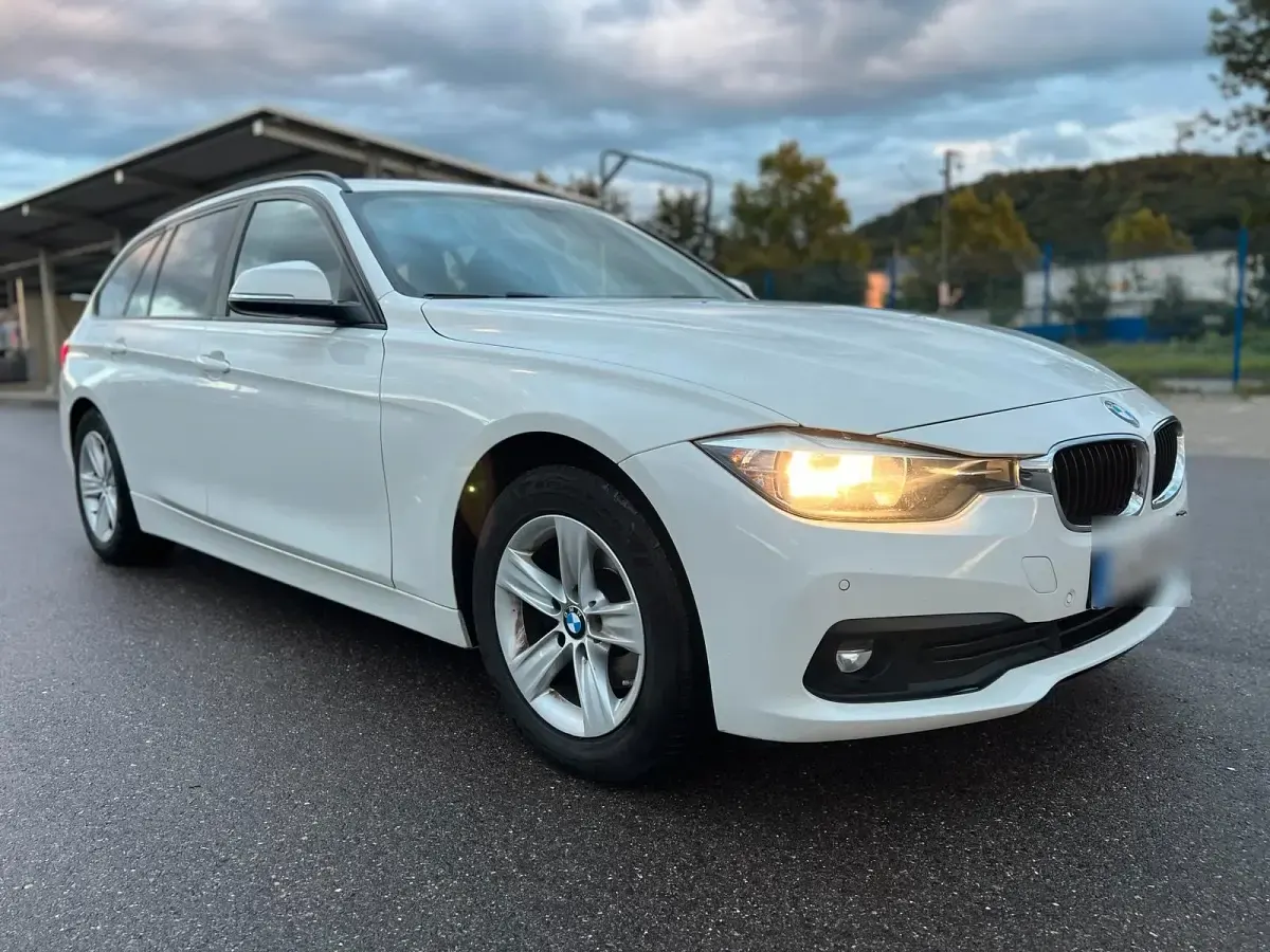 Gebraucht BMW 320 190 PS (139 kW) 2015 Weiß Kombi