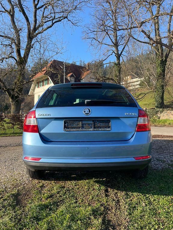 Gebraucht Skoda Rapid Ambition 105 PS (77 kW) 2013 Blau Limousine