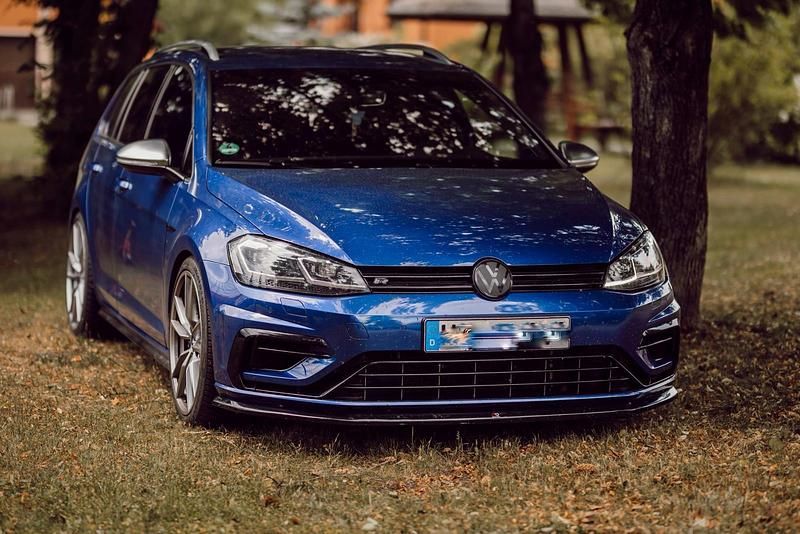 Blau Gebraucht 2018 VW Golf VII R Kombi | 29.990 € - Bild 1/4