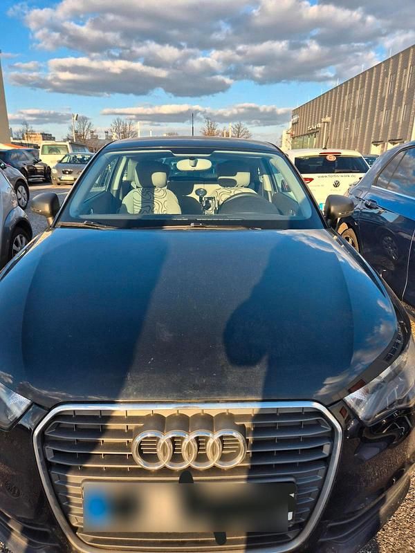 Gebraucht Audi A1 Attraction 86 PS (63 kW) 2011 Schwarz Kleinwagen