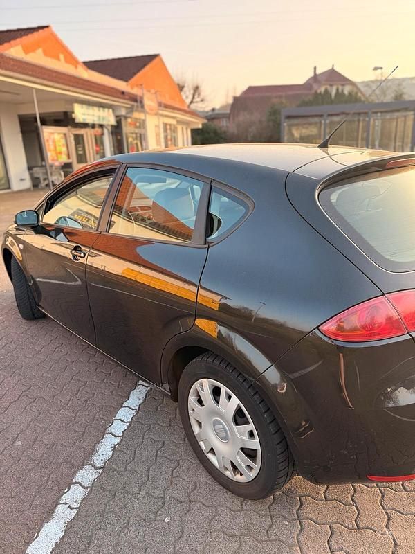 Gebraucht Seat Leon 105 PS (77 kW) 2008 Schwarz Kleinwagen