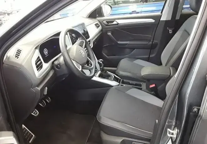 Gebraucht VW T-Roc Goal 116 PS (85 kW) 2025 Grau SUV