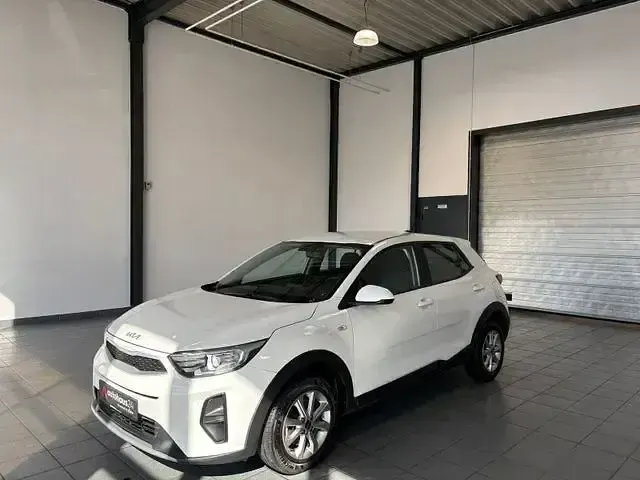 Usado Kia Stonic Edition 7 101 CV (74 kW) 2023 Blanco SUV