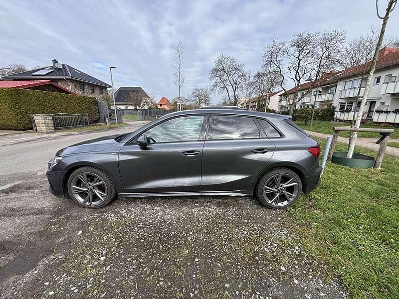Używany Audi A3 S-Line 110 KM (80 kW) 2024 Szary Hatchback