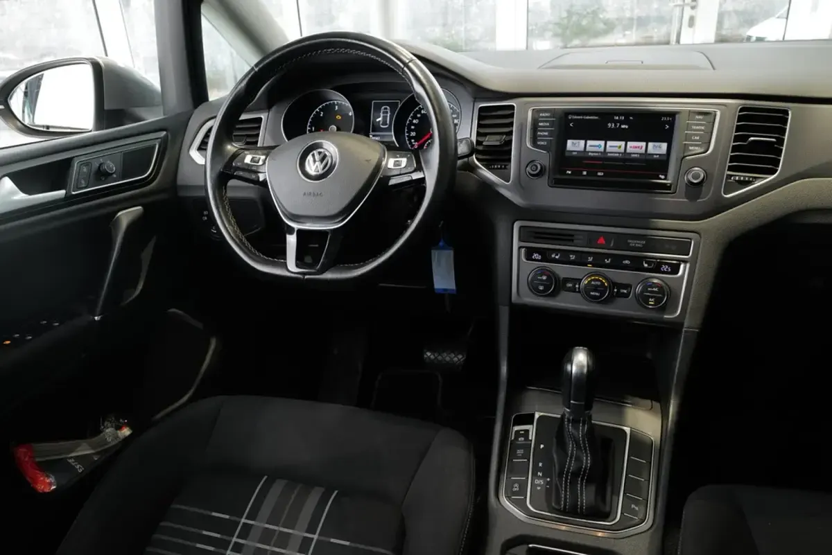 Gebraucht VW Golf VII LOUNGE 150 PS (110 kW) 2016