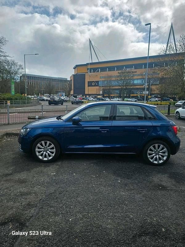 Gebraucht Audi A1 105 PS (77 kW) 2013 Blau Kleinwagen