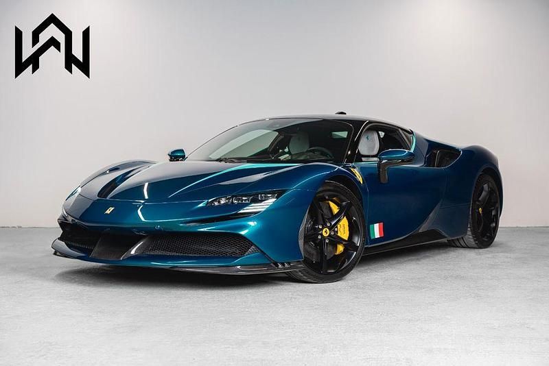 Neu Ferrari SF90 2025 Grün