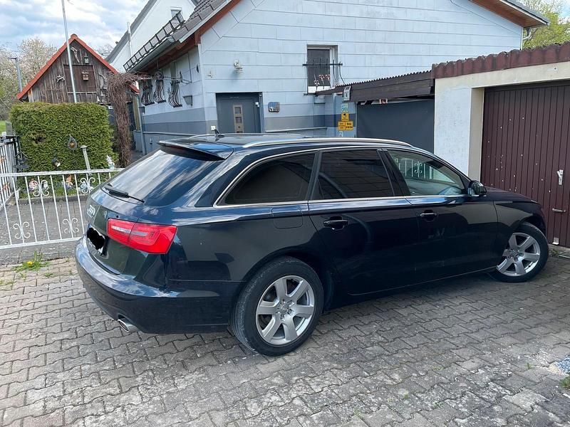 Gebraucht Audi A6 204 PS (150 kW) 2014 Blau Kombi