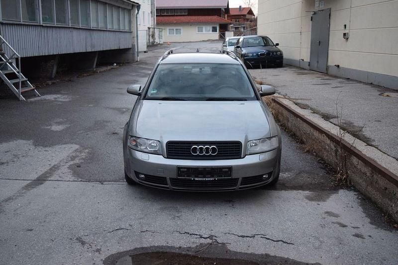 Gebraucht Audi A4 Sport 179 PS (131 kW) 2004 Grau Kombi