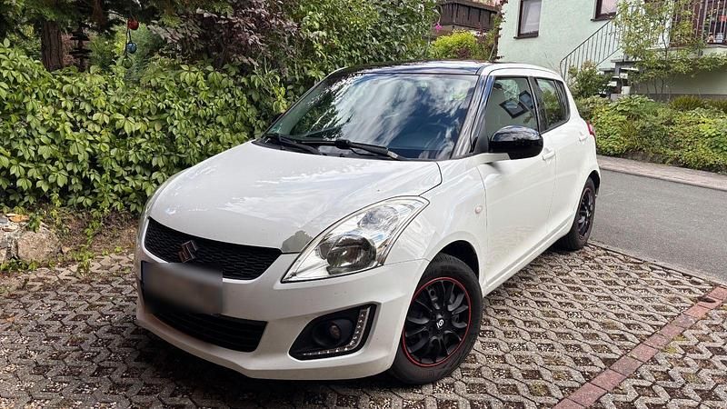 Weiß Gebraucht 2014 Suzuki Swift Club Kleinwagen | 3.500 € (Guter Preis) - Bild 1/4