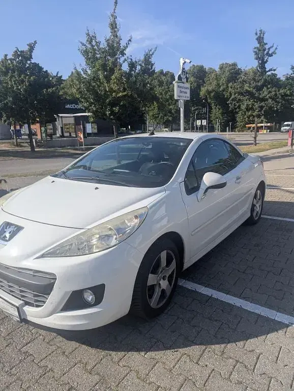 Gebraucht Peugeot 207 CC Premium 120 PS (88 kW) 2010 Weiß Cabrio
