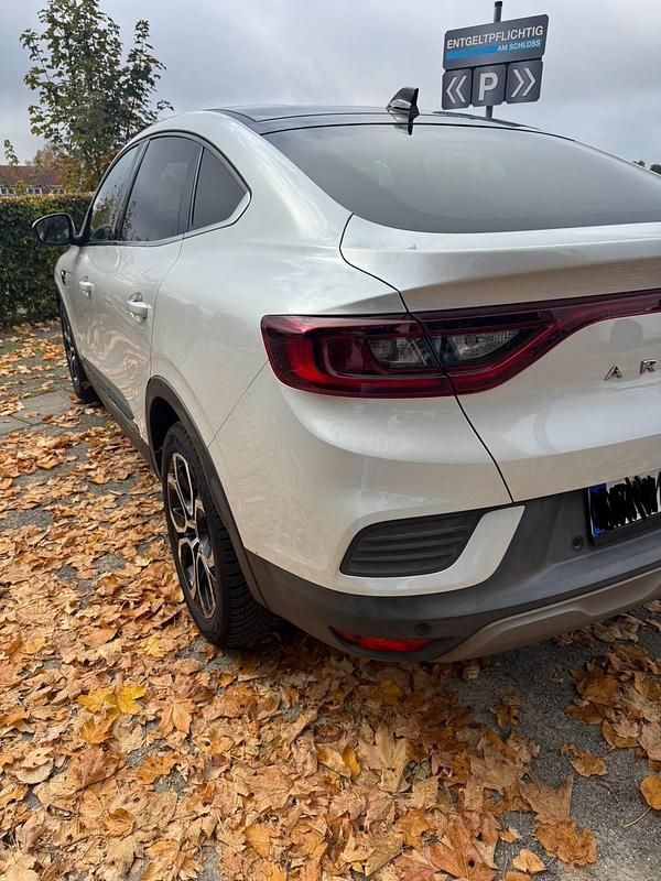 Weiß Gebraucht 2022 Renault Arkana SUV | 20.000 € (Fairer Preis) - Bild 1/4