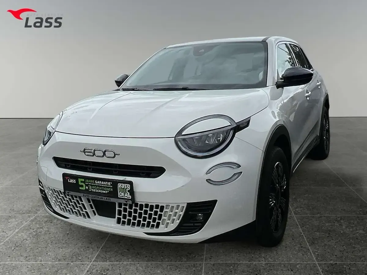 Gebraucht Fiat 600 101 PS (74 kW) 2025 Weiß SUV