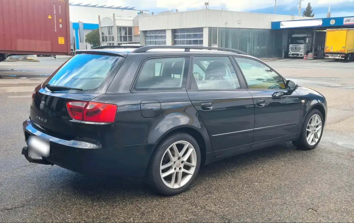 Usado Seat Exeo 143 HP (105 kW) 2012 Preto Carrinha