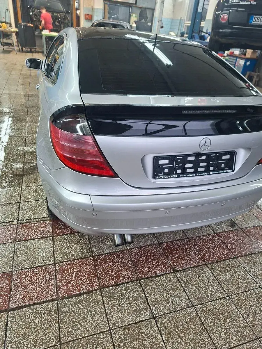 Gebraucht Mercedes C220 143 PS (105 kW) 2001 Silber Coupé