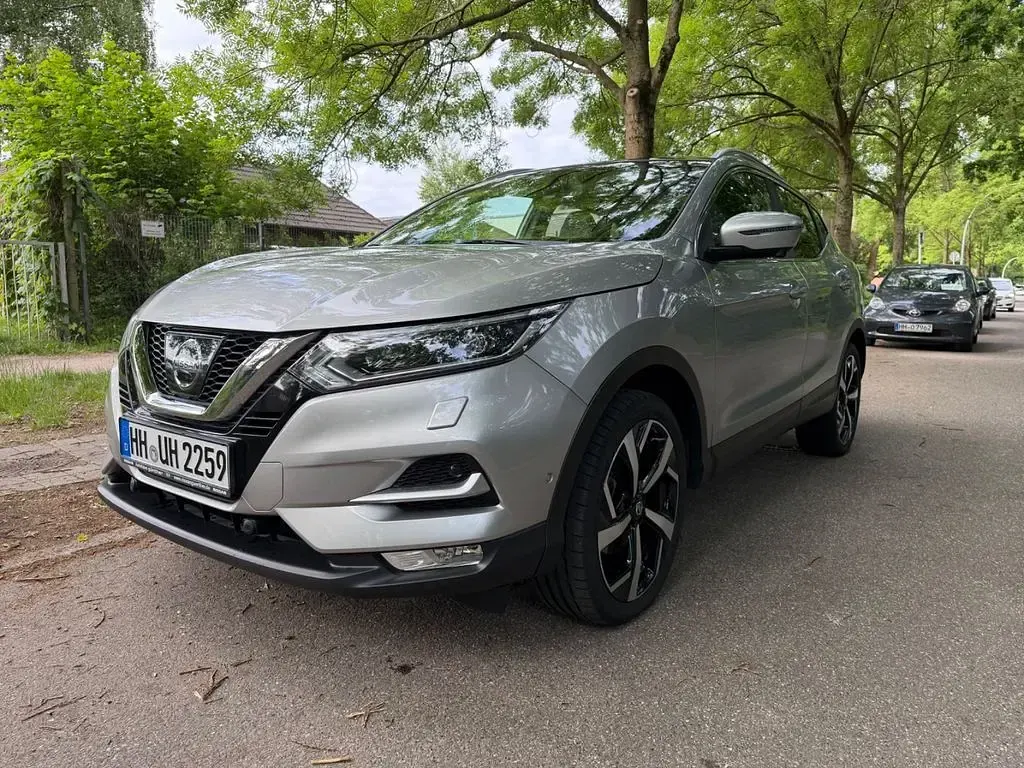 Gebraucht Nissan Qashqai Tekna+ 116 PS (85 kW) 2017 Silber SUV