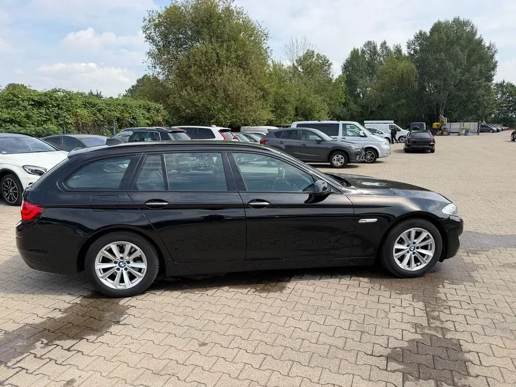 Gebraucht BMW 520 Sport Line 184 PS (135 kW) 2012 Schwarz Limousine