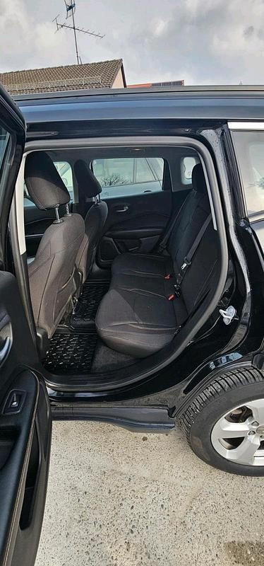 Gebraucht Jeep Compass 140 PS (102 kW) 2019 Grau SUV