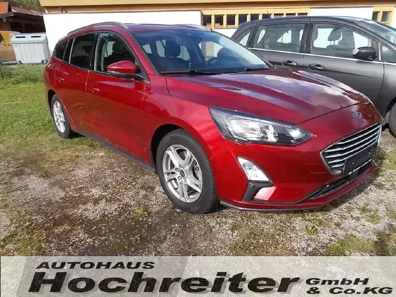 Używany Ford Focus Cool & Connect 125 KM (91 kW) 2019 Czerwony Kombi