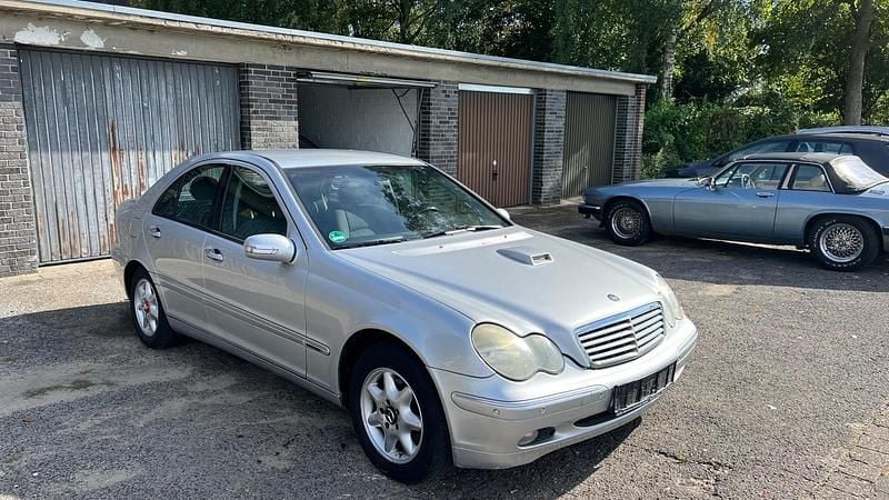 Gebraucht Mercedes C200 129 PS (94 kW) 2001 Silber Limousine