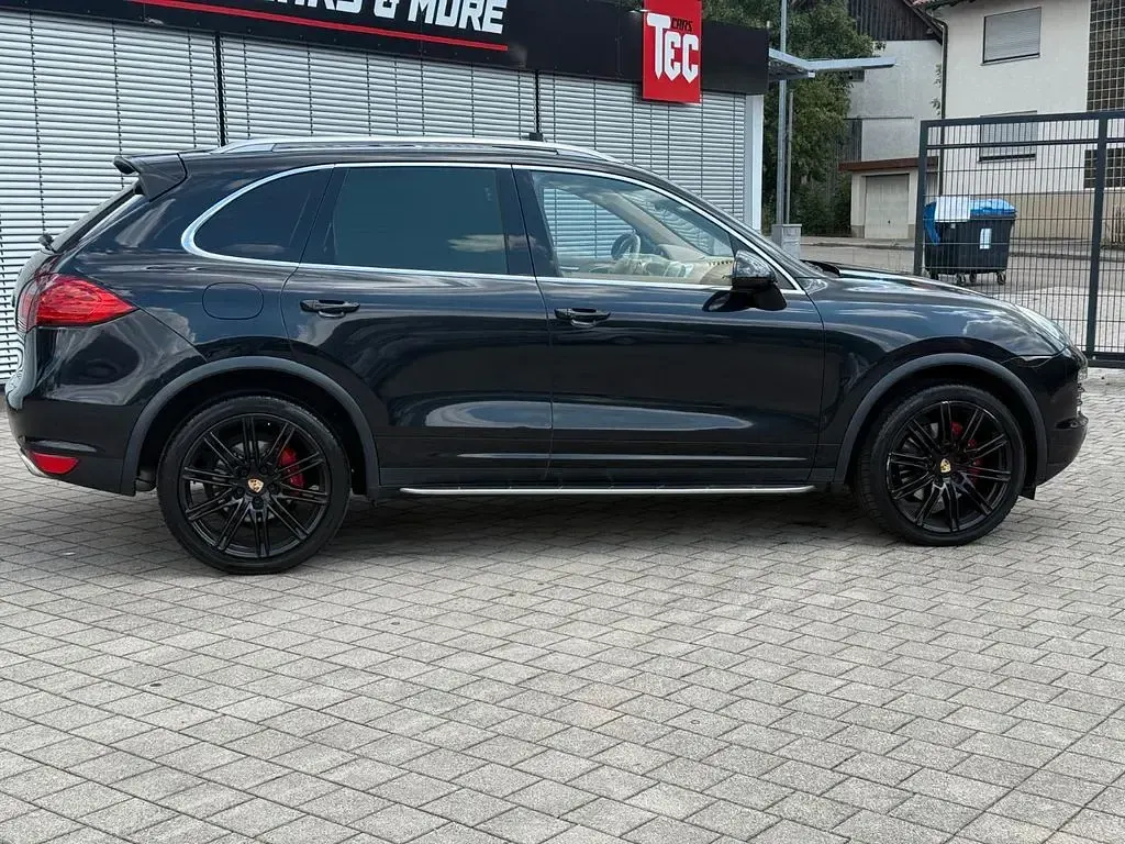 Gebraucht Porsche Cayenne Diesel 239 PS (175 kW) 2010 Schwarz SUV